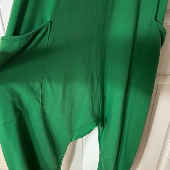 Chic Green Sleeveless Jumpsuit - Picture 6 of 6